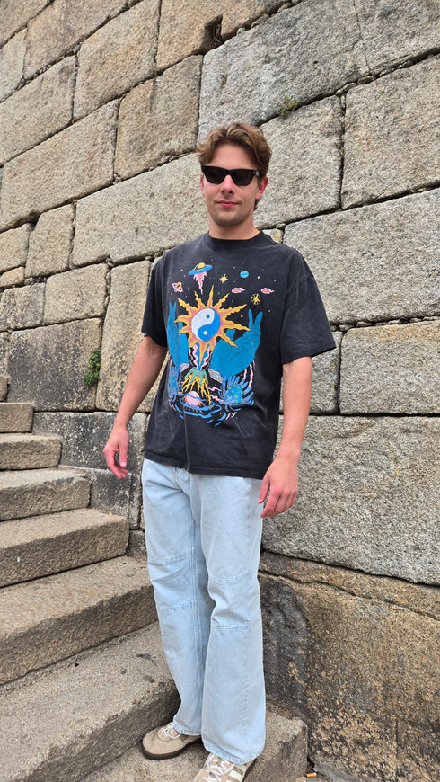 Tom is 5'11 165 lbs and wearing size L